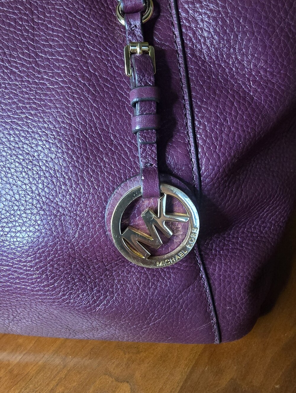 Michael Kors Large Plum Pebbled Leather Jet Set Tote - Picture 6 of 14